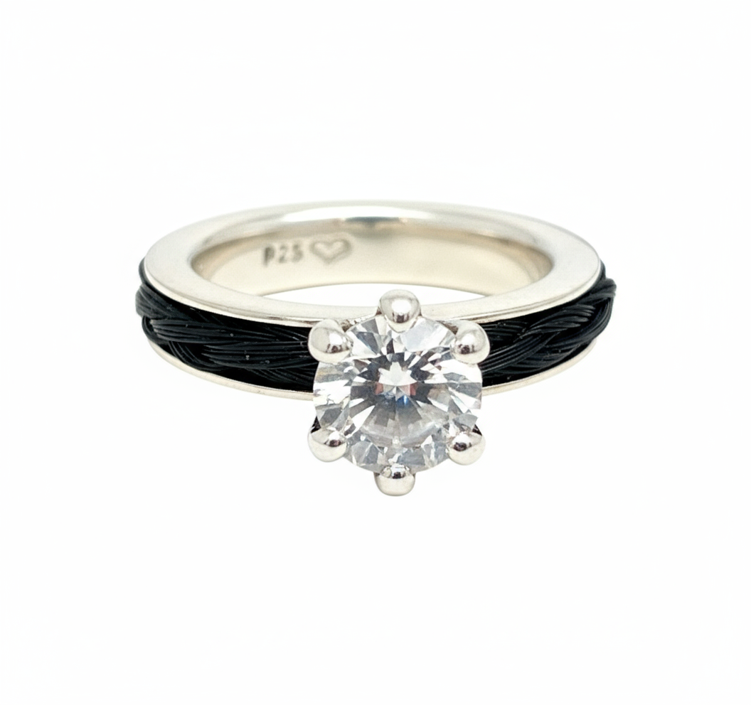 Fingerring aus Schweifhaar vom eigenen Pferd - Pferdehaarschmuck - Ring mit Pferdehaar und Bergkristallkrone- Cavallin Schweiz