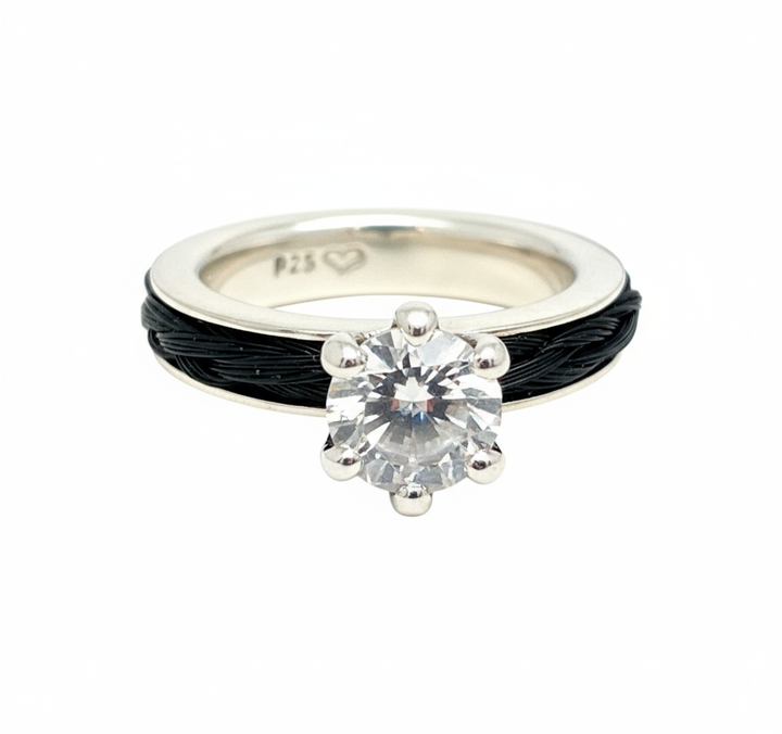 Fingerring aus Schweifhaar vom eigenen Pferd - Pferdehaarschmuck - Ring mit Pferdehaar und Bergkristallkrone- Cavallin Schweiz