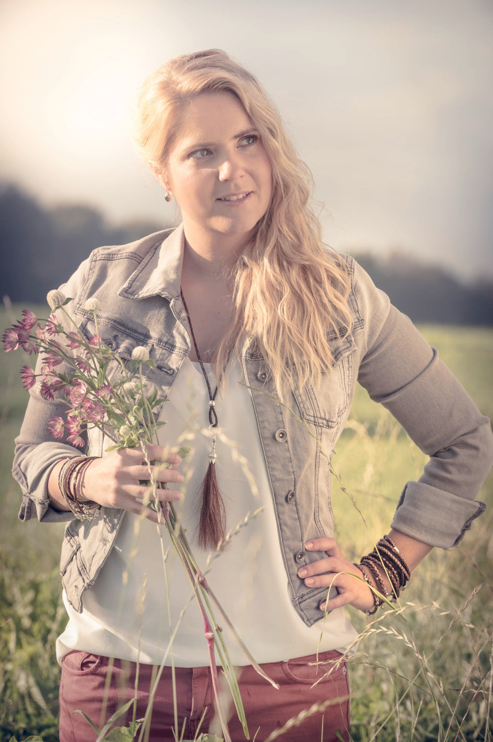 Halskette aus Pferdehaar mit Tassel oder Charms