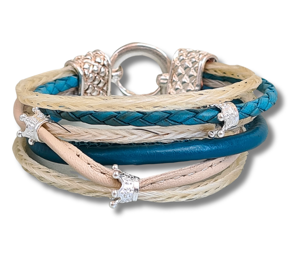 Meeresträume" - Exklusives Wickelarmband aus weissem Pferdehaar und türkisblauem Leder