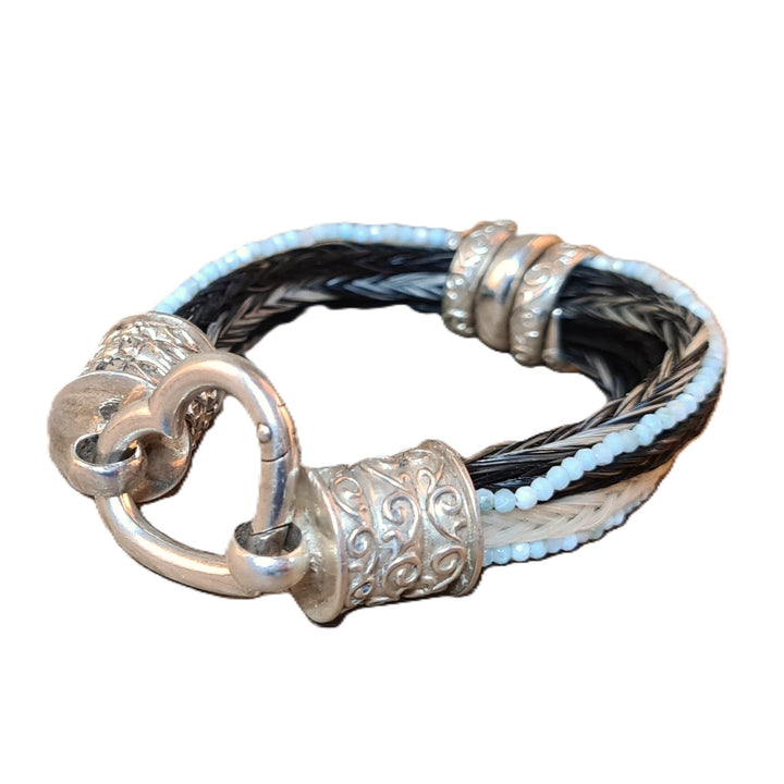 Larimar-Beads_mit_Schweifhaar_-_Pferdehaarschmuck