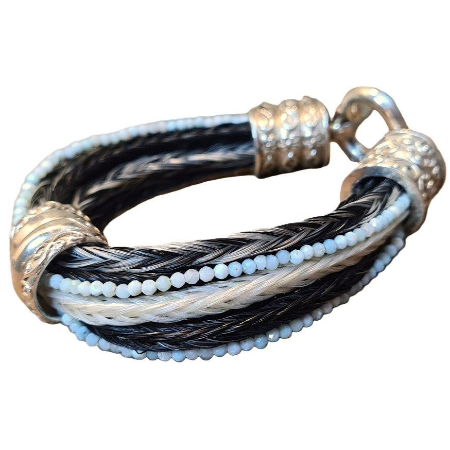 Larimar-Beads_mit_Schweifhaar_-_Pferdehaarschmuck
