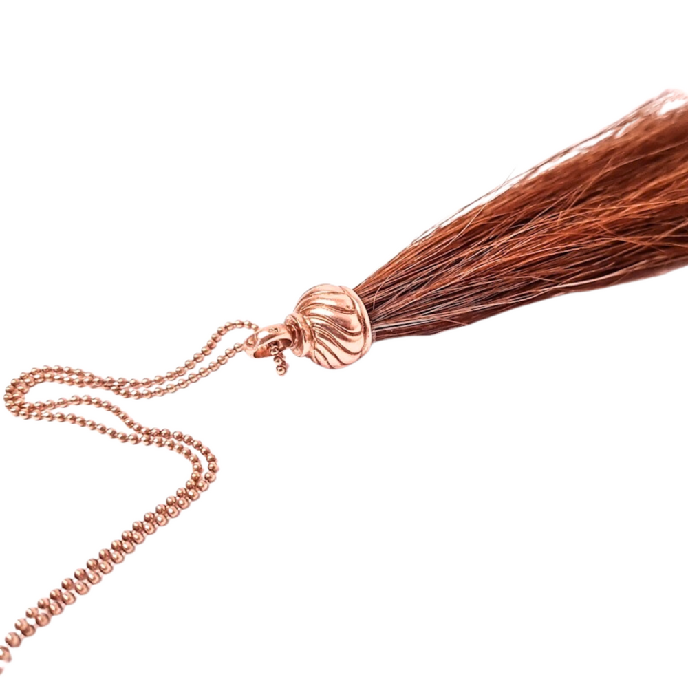Verbundenheit in ihrer schönsten Form“ – Halskette mit Pferdhaartassel