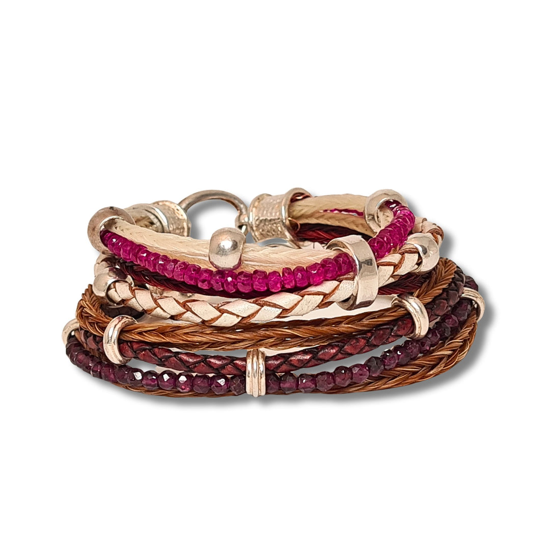 Verschiedene Armbänder Pferdehaar