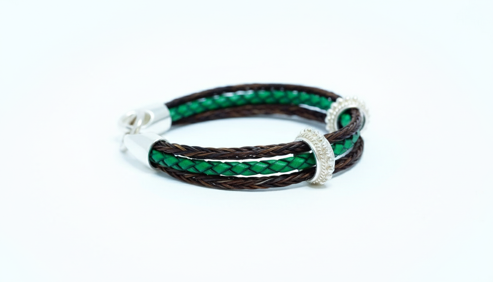 Grünes Armband Seitenansicht