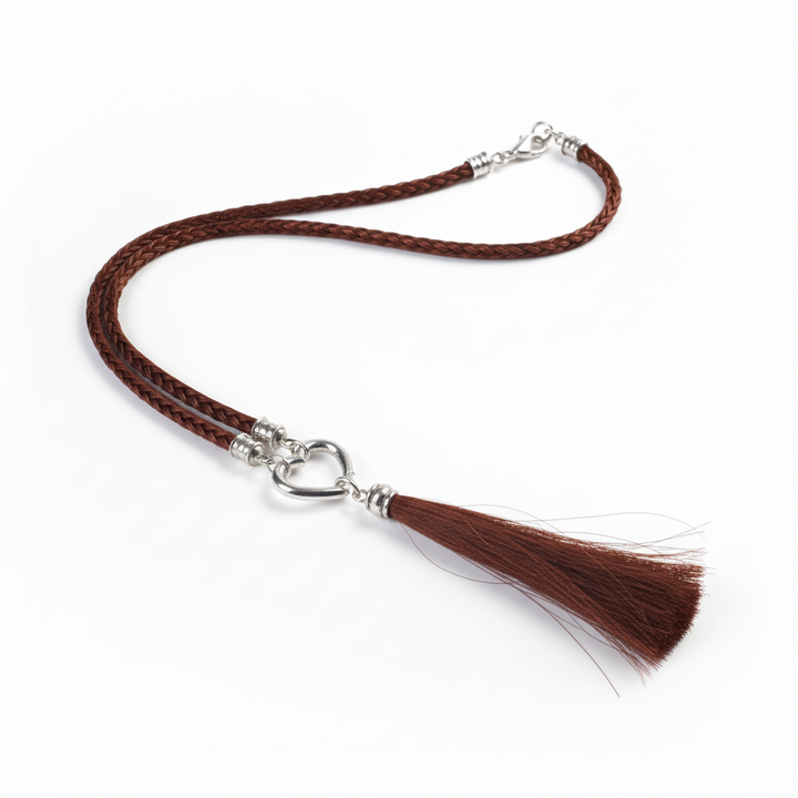 Halskette mit rotbraunem Rosshaar und Weissgold