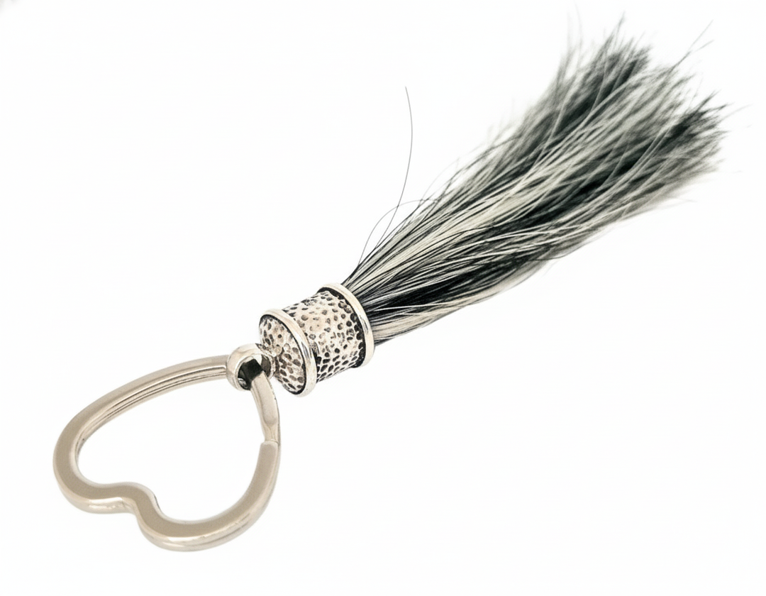 Pferdehaar-Schlüsselanhänger schwarz-weiß diagonal