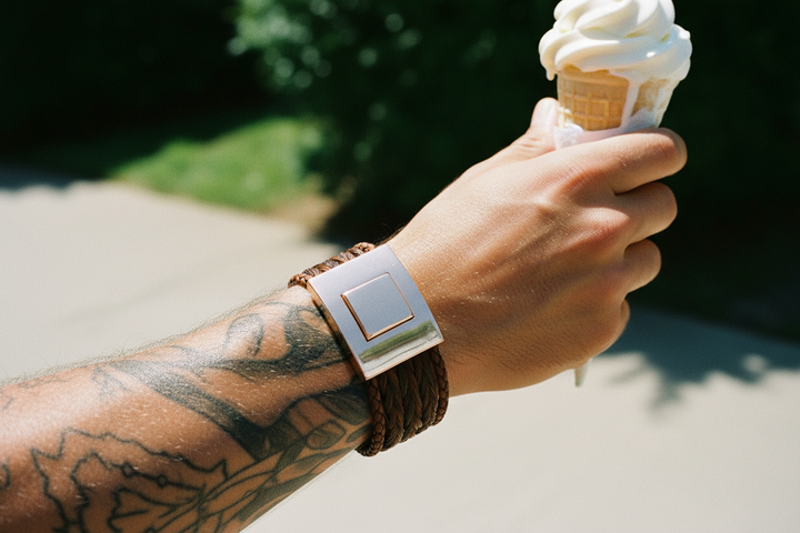 Pferdehaararmband – ultra-authentischer Candid Shot