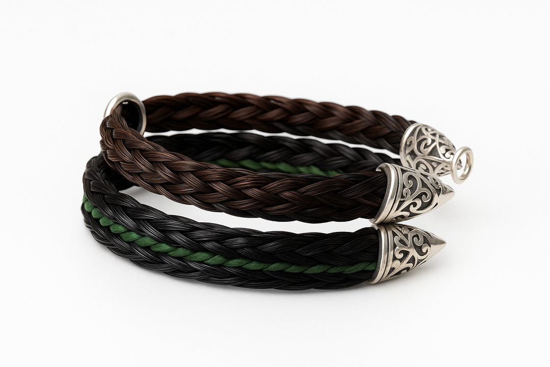Mehrstrangiges Pferdehaararmband-Set mit biologischem Leder, braunen Pferdehaarsträngen und 925er Sterling Silber Verschluss"