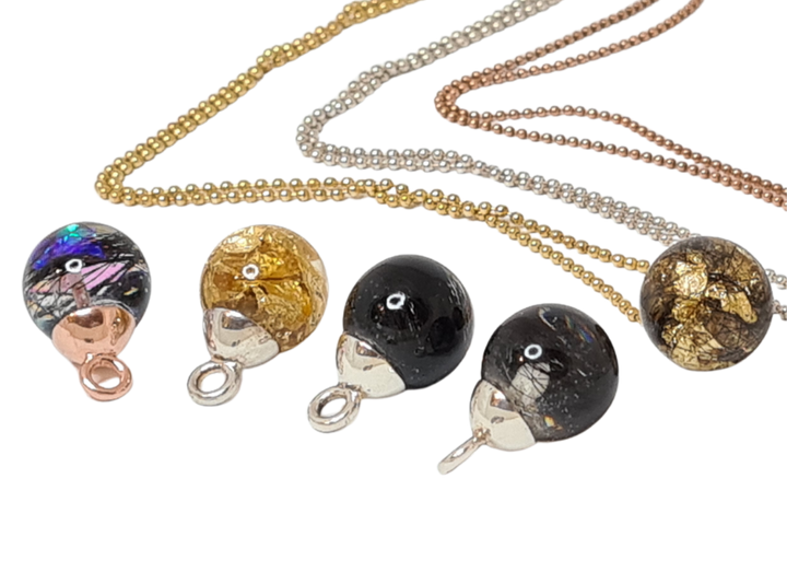 Anhänger aus Epoxy mit Pferdehaar Vergoldet- Gelbgold-rosegold oder Silber- herz