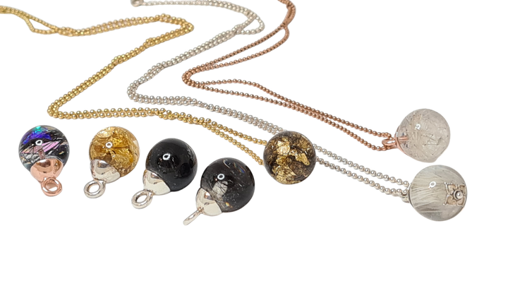 Anhänger aus Epoxy mit Pferdehaar Vergoldet- Gelbgold-rosegold oder Silber- herz